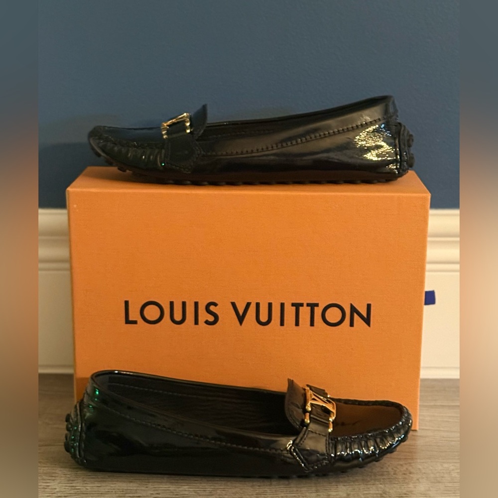 Authentic Louis Vuitton Black Patent Leather Oxford Loafers